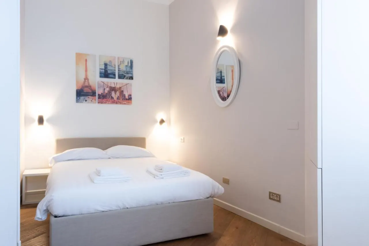 Porta Venezia Elegant Penthouse With Terrace Appartement Milaan