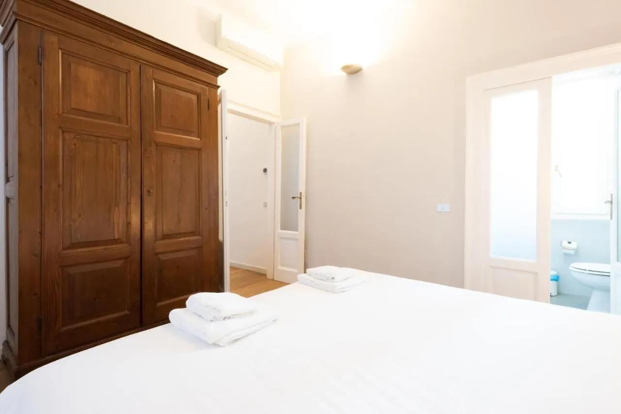 Porta Venezia Elegant Penthouse With Terrace Appartement Milaan