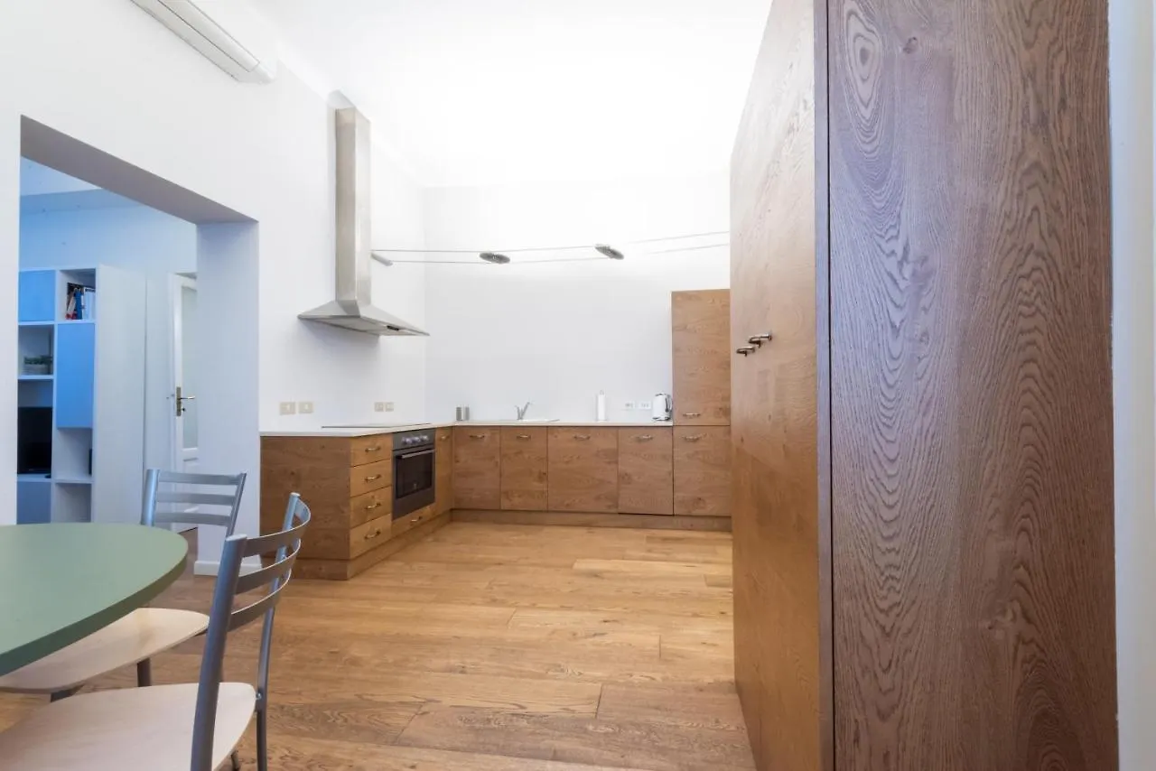 Porta Venezia Elegant Penthouse With Terrace Appartement Milaan